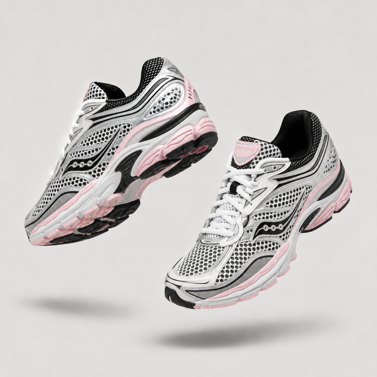 SAUCONY