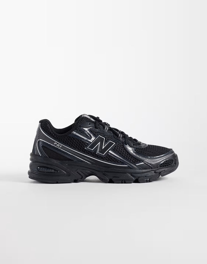 New Balance 740 Black