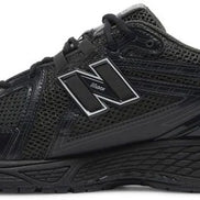New Balance 1906R Black Metallic Silver